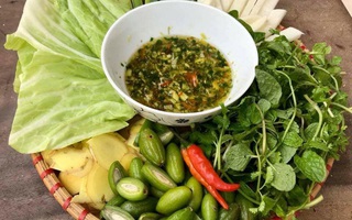 Tháng 2, chợ mạng lại sốt sình sịch nhót xanh chấm chẩm chéo giá 60 - 90k/set, dân công sở thi nhau đặt hàng vì "lạ miệng"