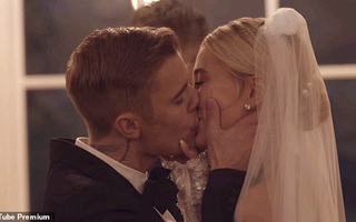 Khoảnh khắc Justin Bieber run tới mức không tưởng tượng nổi trong lễ cưới với Hailey Baldwin vừa được tiết lộ