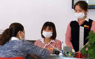 2 bước tự bảo vệ bản thân trước COVID-19 dành cho những ngành nghề thường xuyên tiếp xúc khách hàng