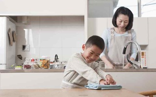 Bố mẹ đi làm, trẻ nghỉ học phòng dịch Covid-19 ở nhà vẫn tự phục vụ bản thân rất tốt chỉ cần được giáo dục kỹ năng này