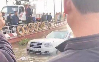 Nam Định: Xe 7 chỗ trôi xuống sông khi qua phà, một người tử vong