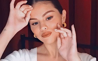 Selena Gomez ra mắt thương hiệu mỹ phẩm riêng vào mùa hè này, nghe xong tên và thông điệp ai cũng phải trầm trồ