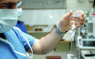 Điều trị bệnh nhân nhiễm virus corona bằng thuốc điều trị HIV, thuốc chống sốt rét có thể đem lại hiệu quả hay không?
