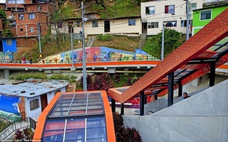Thang cuốn ngoài trời khổng lồ cho người nghèo ở Colombia