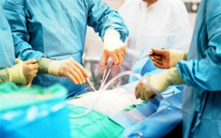 Thai phụ tự đâm thủng bụng vì người yêu không cưới