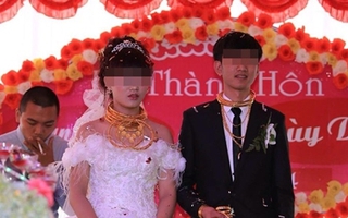 Cô dâu chú rể đeo đầy vàng trong đám cưới ở Hà Tĩnh