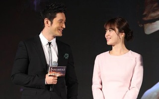 Huỳnh Hiểu Minh tình tứ nhìn Song Hye Kyo