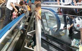 Hình ảnh rùng rợn về tai nạn thang cuốn khiến cha mẹ không thể coi thường