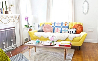 Sofa màu vàng cho phòng khách tỏa nắng