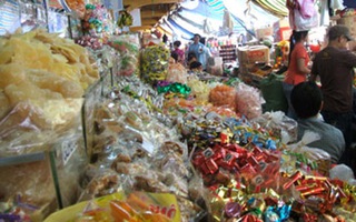 Tràn lan bánh mứt “3 không” 
