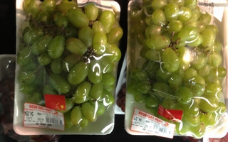 Nho Việt Nam dán cờ Trung Quốc 