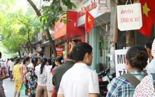 Dịch vụ trông xe “hốt bạc” tại tiệm bánh Trung thu Bảo Phương