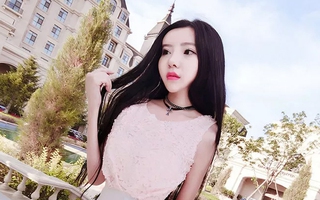 Cô gái sở hữu gương mặt xinh đẹp nhưng thân hình thì....