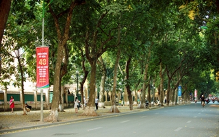 Hà Nội vắng vẻ, xanh ngắt và bình yên trong kỳ nghỉ lễ dài