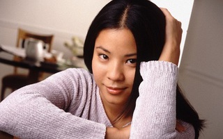 Các chị buồn cười thật, sao phải sửng cồ khi người ta thương mẹ phê phán vợ!
