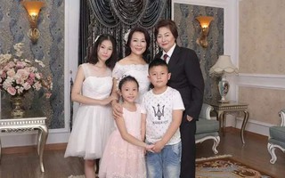 Cặp đôi đồng tính nữ U50 ở Quảng Ninh: "May mắn nhất là các con ủng hộ chúng tôi đến với nhau"