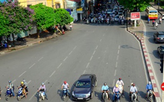 Những kiểu tránh nắng "bá đạo" chỉ có ở Hà Nội