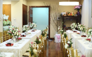 Chỉ vỏn vẹn 30m² trong căn hộ chung cư, cặp đôi ở Hà Nội đã trang trí nhà ngày ăn hỏi đẹp lung linh