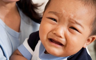 Có mẹ nào chữa nghẹt mũi cho con bằng cách này chưa? 