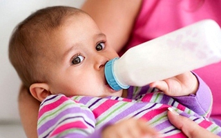 Pha sữa với nước cơm không xấu như các mẹ vẫn tưởng
