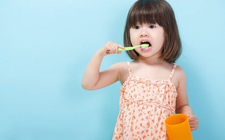 Kinh nghiệm hay của một bà mẹ tập cho bé đánh răng