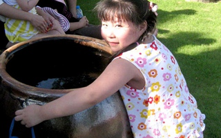 Con nghỉ hè, mẹ lo sốt vó