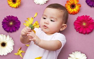 Những điều mẹ nên dạy bé 0 - 3 tháng tuổi