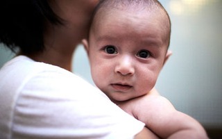 4 nguyên nhân khiến mẹ chăm mãi con vẫn còi