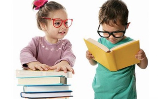 Một vài cách mẹ có thể dạy để con biết chữ sớm