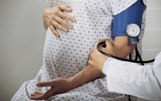 Huyết áp của bà bầu: cao hay thấp đều đáng lo