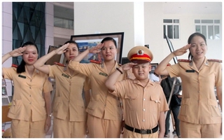 Đà Nẵng giúp cậu bé ung thư thực hiện ước mơ làm cảnh sát