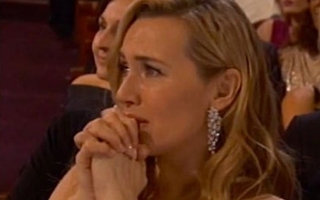 Kate Winslet khóc òa khi Leonardo DiCaprio được vinh danh tại giải Oscar danh giá