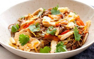 Mì gà trộn: Món ngon mà làm nhanh gọn 