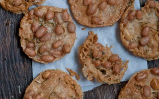 Bánh đậu phộng chiên giòn nóng hổi siêu ngon