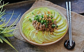 Chỉ cần 10 phút đã có món bí ngòi hấp thịt ngọt ngon