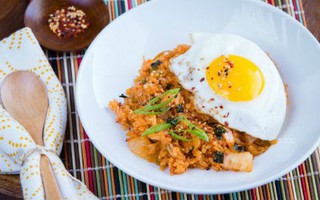 Chua cay ngon miệng với cơm rang kim chi ngon tuyệt!