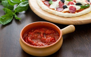 3 bước đơn giản tự làm sốt cà chua cho món mì Ý và Pizza cực ngon!