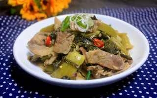 15 phút làm dưa chua xào thịt heo siêu ngon cho bữa tối