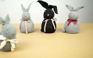 Làm chú thỏ từ tất cũ vừa xinh yêu lại có khả năng hút ẩm