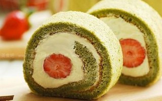 Thơm mát mềm mịn món bánh bông lan cuộn trà xanh