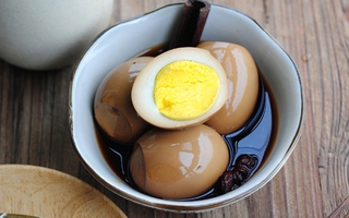 Làm món trứng kho kiểu này, bạn sẽ biết được thế nào là ngon đến ngỡ ngàng!