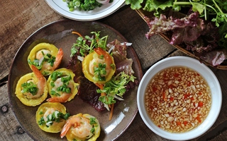 Tự làm bánh khọt đặc sản quê hương cực dễ