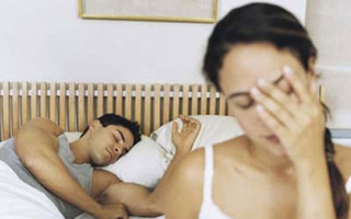 Lệch pha, tìm ngay "đồ chơi" thay chồng
