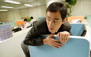 Điên đầu vì chồng hèn nhát