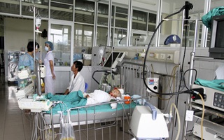 Cha mẹ bất cẩn: Con "đối mặt" với tử thần do bị bỏng