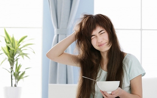 Giật mình với những kiểu kiêng khem sau sinh thái quá 