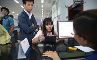 Ngày đầu bán vé tàu Tết 2017: Nhiều chặng đã hết vé