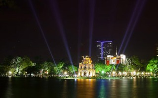Đêm Hà Nội trước Tết lung linh huyền ảo 