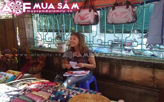 Mua sắm độc đáo tại phiên chợ của người "Tây" ở Hà Nội