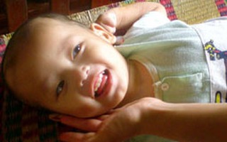  Thăm trẻ mồ côi ở trung tâm Thụy An